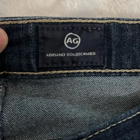 AG Adriano Goldschmied dark wash The Stevie Capri - Picture 6 of 9